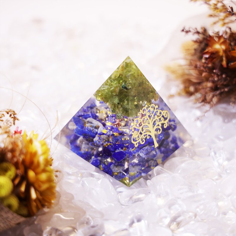 Pyramid Orgonite Tree of Life/Chakra/Sleep Aid/Meditation/Energy Stone Lapis Lazuli - อื่นๆ - เรซิน 