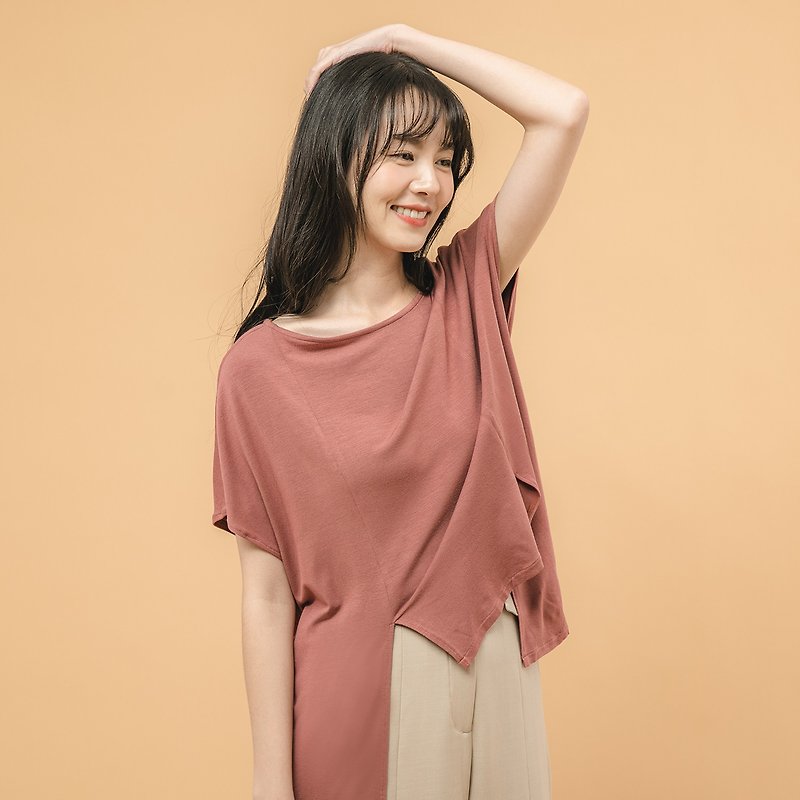 [Classic and original] Immersive_Immersive front short and back long top_CLT007_草莓果红 - Women's Tops - Cotton & Hemp Red