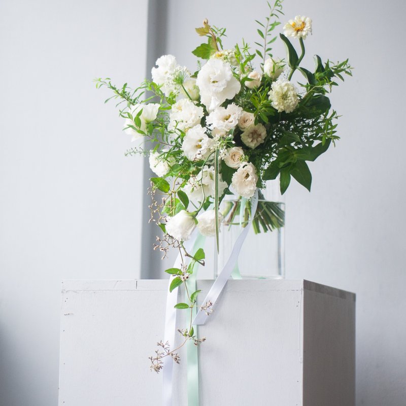 垂墜感白綠捧花 | 鮮花花束 | 可客製 | 新娘捧花 | 婚禮捧花 - 乾花/永生花 - 植物．花 白色
