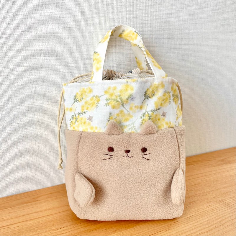 ぬいぐるみみたいな、ふわふわねこさんの巾着バッグ - 化妝包/收納袋 - 棉．麻 黃色