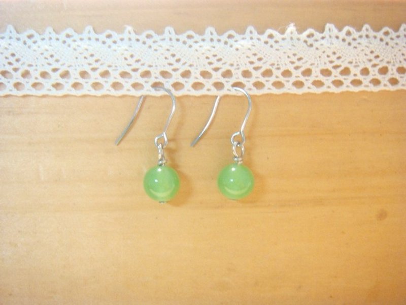 柚子林琉璃 - 百搭琉璃耳環系列 - 翠綠色 - 可改夾式 - 耳環/耳夾 - 玻璃 綠色
