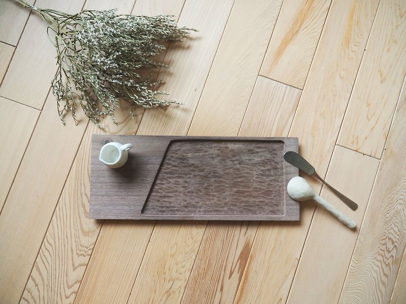 まな板/手彫り木製トレイ/ウォルナット - まな板・トレイ - 木製 パープル