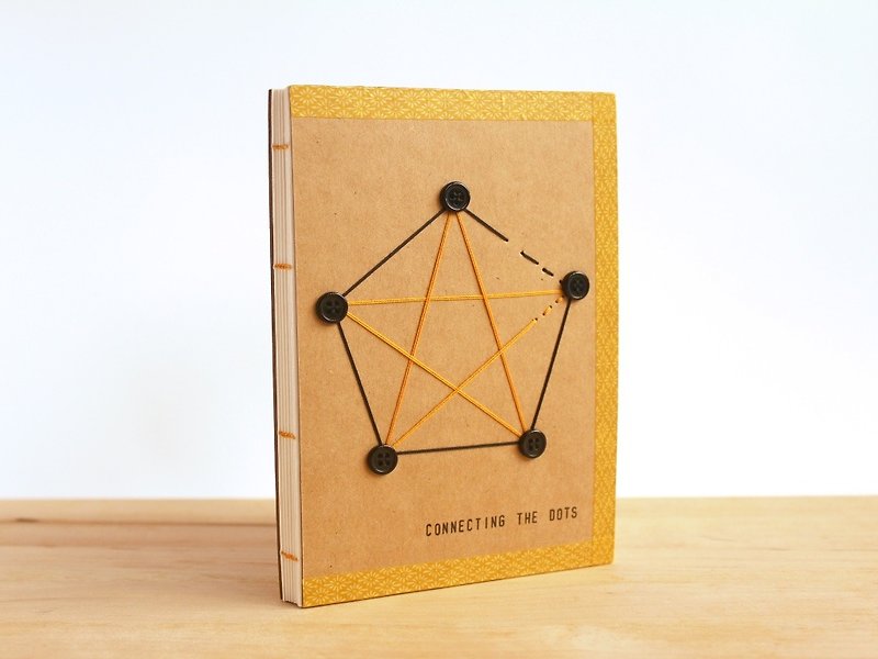 Handmade A6 Notebook - Starred (手工缝制小本子 - 满天星） - สมุดบันทึก/สมุดปฏิทิน - กระดาษ สีนำ้ตาล