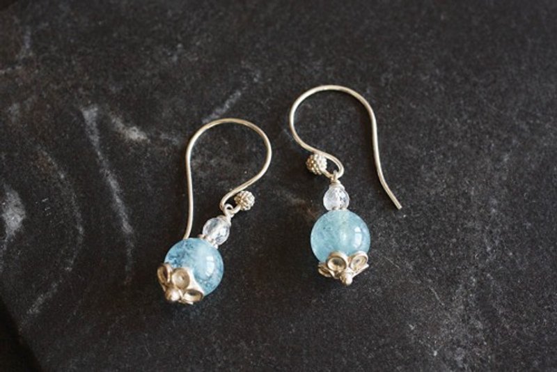 Pinkoi Proxy Purchase - No. 865 Aquamarine and white labradorite earrings - Earrings & Clip-ons - Gemstone 