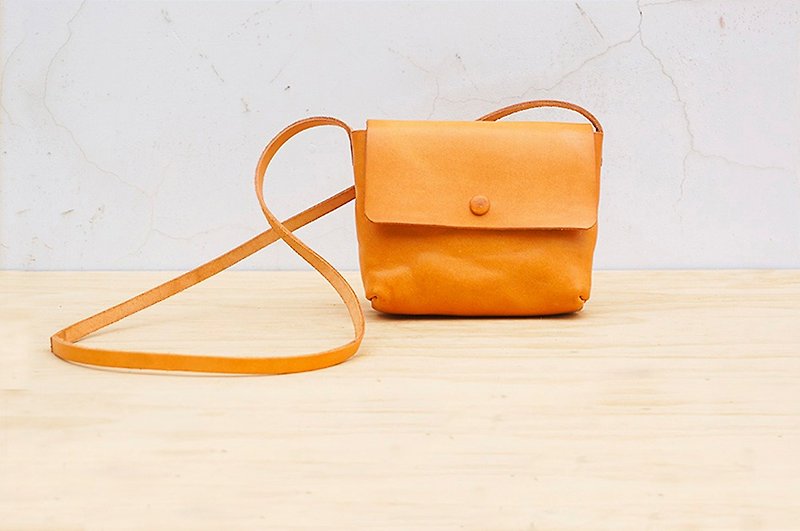 New leather の shoulder side back / small (customizable lettering) - Messenger Bags & Sling Bags - Genuine Leather Orange
