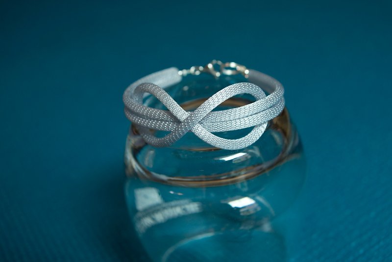 Lussli針織手環 : 無限 - 霧銀 - 手鍊/手環 - 絲．絹 銀色
