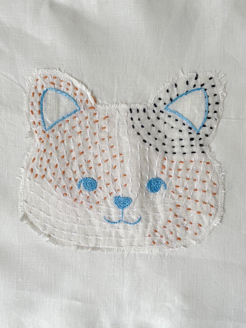 日本製 高密度に織り上げたイタリア製リネンのトートバッグ 三毛猫 刺繍 刺子　アップサイクル品 - 手提包/手提袋 - 棉．麻 白色