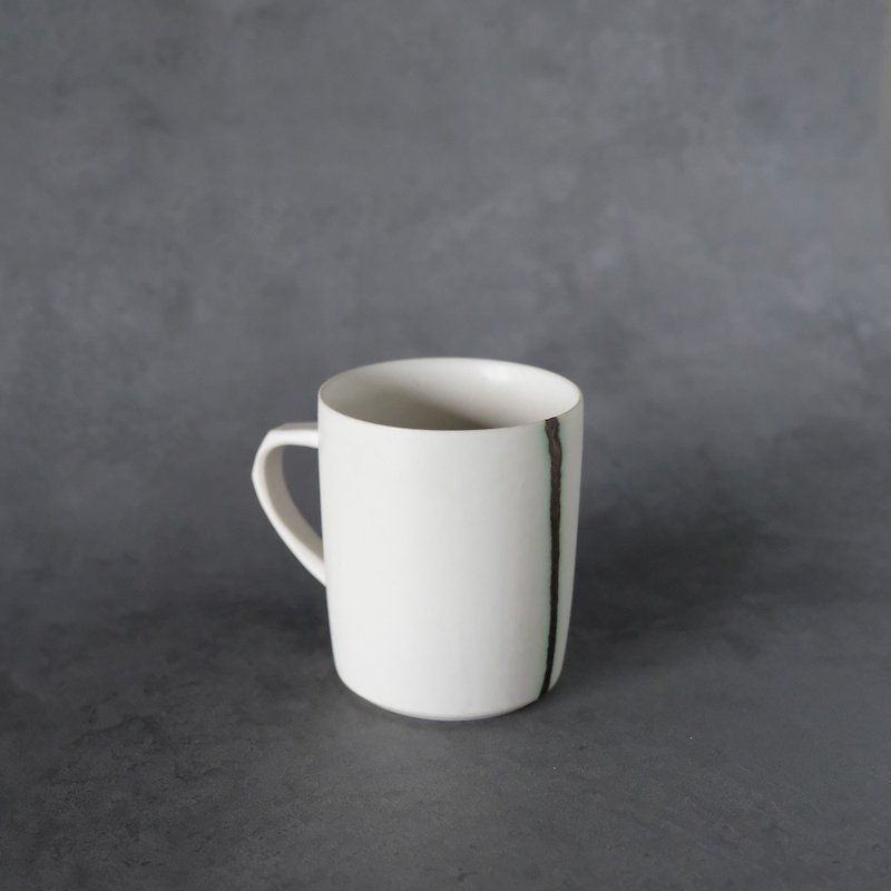 Flowing B Mug - Cups - Pottery White