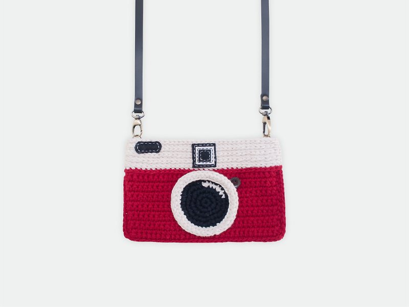 Crochet The Vintage Camera Purse/ Red Color - Messenger Bags & Sling Bags - Cotton & Hemp Red