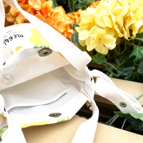 りりー 猫と花デザインのトートバッグ　おまとめ商品 りりー様専用 猫と花デザインのトートバッグ おまとめ商品