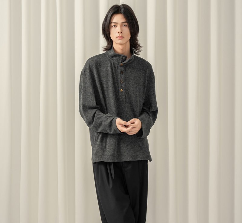 【Henley Collar】Forest-Inspired Literary Retro High-Neck Plush Commuter T-Shirt - เสื้อยืดผู้ชาย - วัสดุอื่นๆ สีเทา