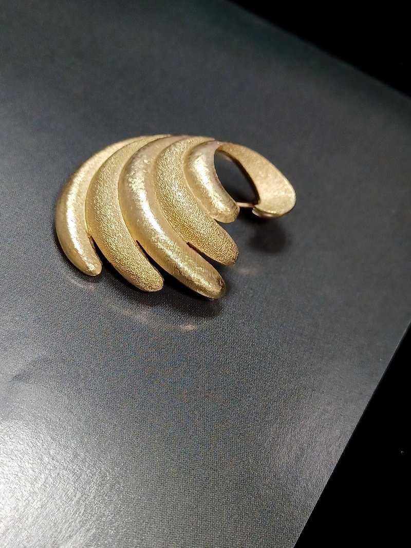 vintage jewelry  AVON 金色海浪意象 別針 胸針 - 胸針 - 其他金屬 