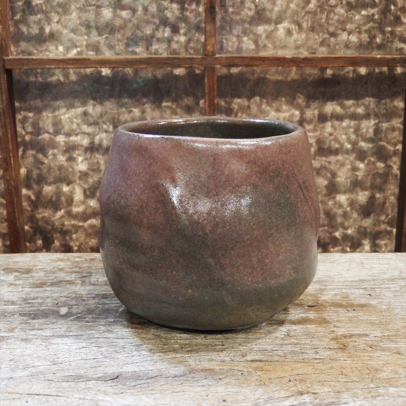 Gray glazed Bronze red tea bowl/palm cup/hand bowl - ถ้วย - ดินเผา สีดำ