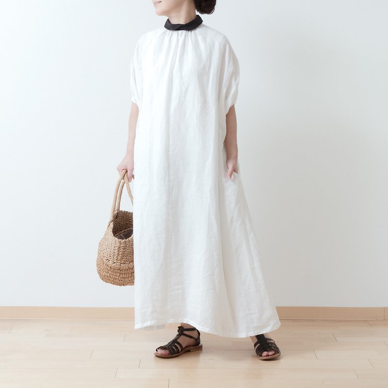 Clerical collar is elegant and cute for adults. Back covered button, voluminous 5/4 sleeve French Linen A-line dress / White Clerical - ชุดเดรส - ผ้าฝ้าย/ผ้าลินิน ขาว