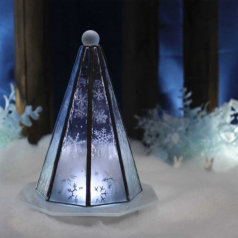 Adult Christmas Tree Snow and Ice World Stained Glass Lamp with LED Light - โคมไฟ - แก้ว สีใส