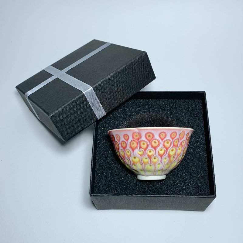 孔雀開屏 葵花杯 80ml 邱毓寧 鶯歌製 A10-06 - 茶壺/茶杯/茶具 - 瓷 多色