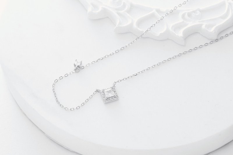 Necklace 10620 - Necklaces - Silver 