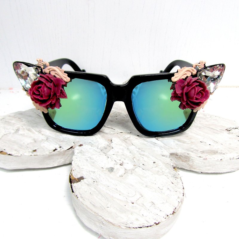 TIMBEE LO rose sharp-cornered crystal and stone-carved sunglasses - กรอบแว่นตา - พลาสติก หลากหลายสี