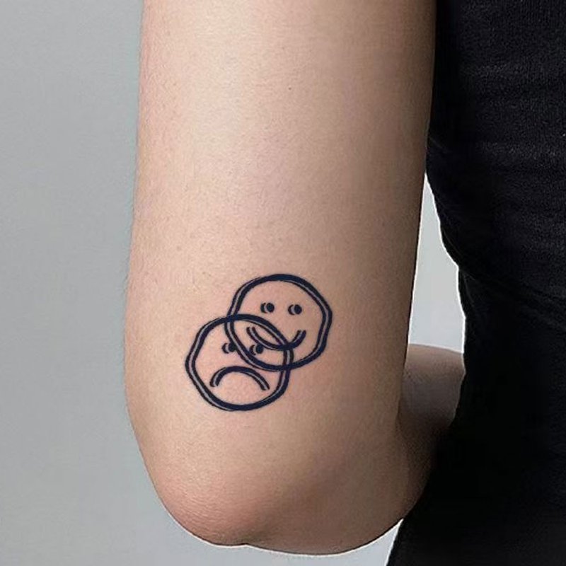 Send 2 pictures [Classic Smiley Face] Realistic semi-permanent tattoo pattern herbal tattoo stickers simulation long-lasting men and women - สติ๊กเกอร์แทททู - กระดาษ สีดำ