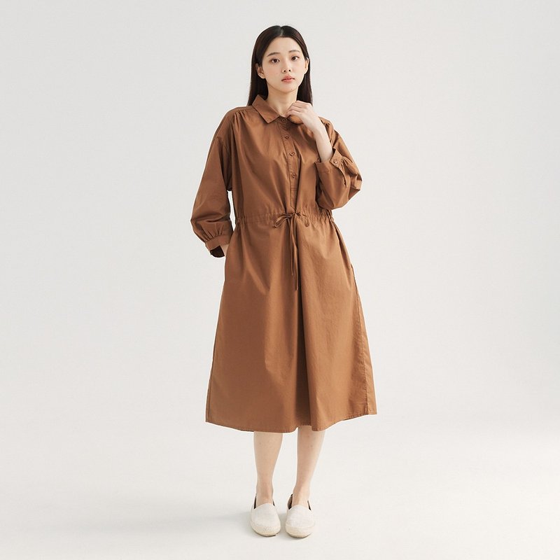 【Simply Yours】Shoulder pleated half-cardigan dress coffee F - ชุดเดรส - ผ้าฝ้าย/ผ้าลินิน สีนำ้ตาล