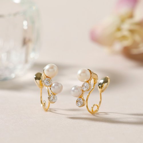 in the mirror pearl step loop-fit earring CZ ループフィットイヤリング パール キュービックジルコニア