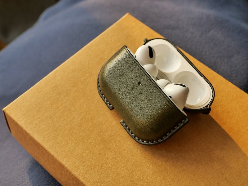 Customized AirPods/ AirPods Pro Leather Case - Headphones & Earbuds Storage - Genuine Leather Multicolor