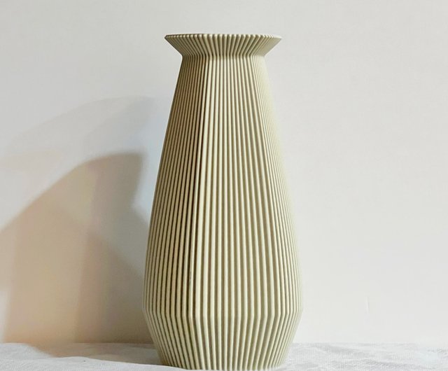 六角形のテクスチャーのある花瓶 - ショップ Slice Art 花瓶・植木鉢 - Pinkoi