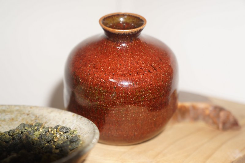 Celadon glaze red Brown small flower vessel/wine vessel - Pottery & Ceramics - Pottery Red