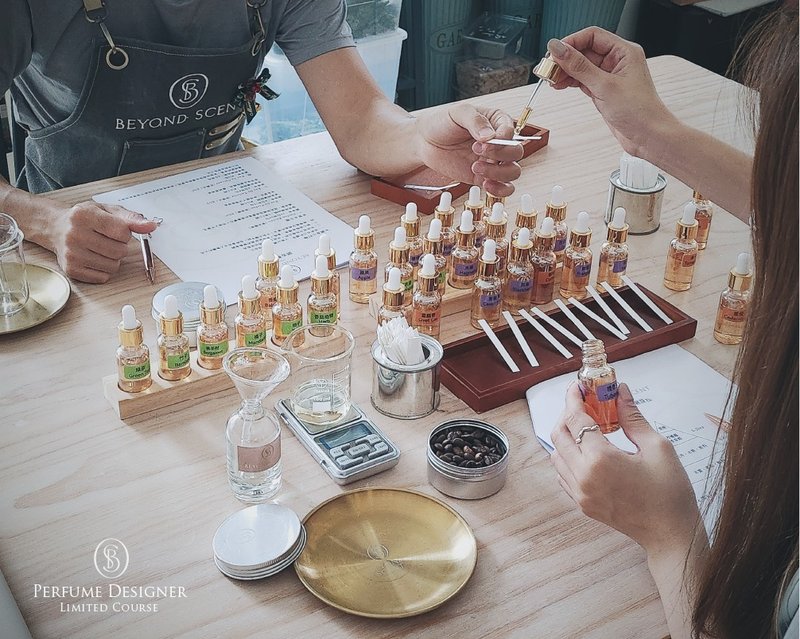 【典華優惠券】夏季調香體驗課程・香水50ml+擴香瓶50ml - 蠟燭/香氛/調香 - 玻璃 