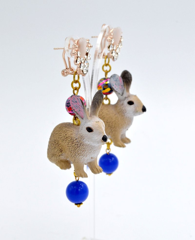 TIMBEE LO Brown Rabbit Royal Blue Bead Earrings - ต่างหู - พลาสติก สีน้ำเงิน