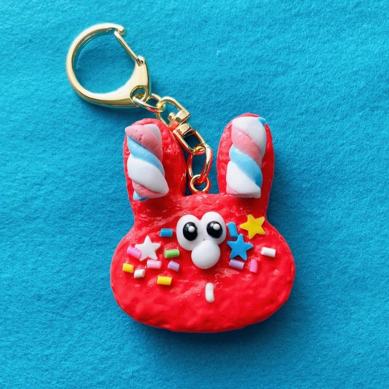 Sprinkle Red Rabbits keychain - ที่ห้อยกุญแจ - ดินเหนียว สีแดง