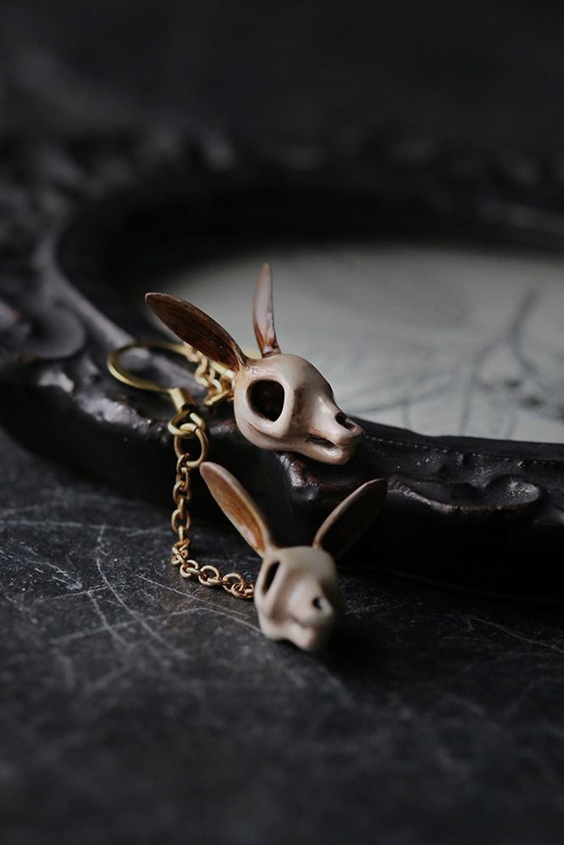 Rabbit Skull Earrings. Craft and Hand Painting Version. - 耳環/耳夾 - 其他金屬 