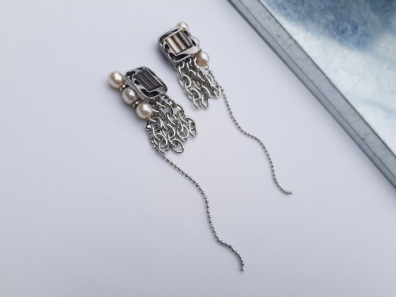 For moooo - Earrings & Clip-ons - Plastic Silver