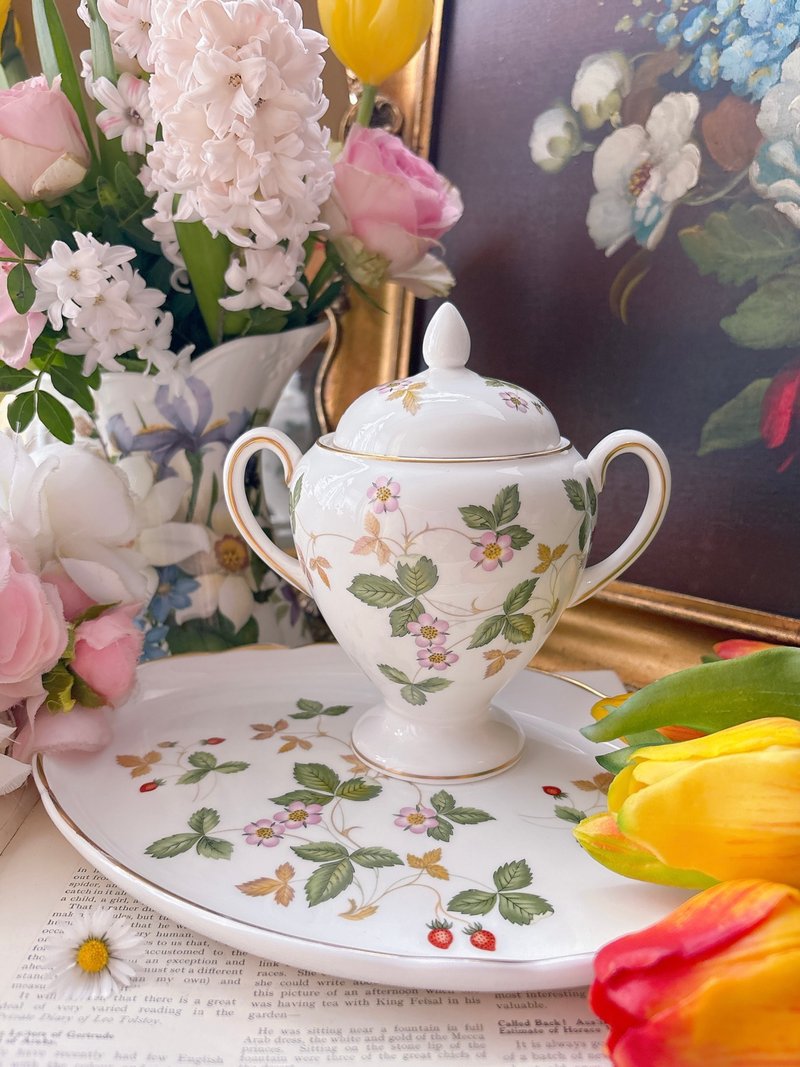 英國製Wedgwood 野草莓圖騰皇家御用高腳糖果罐 糖罐儲物罐茶葉罐 - 調味罐/醬料罐 - 瓷 多色