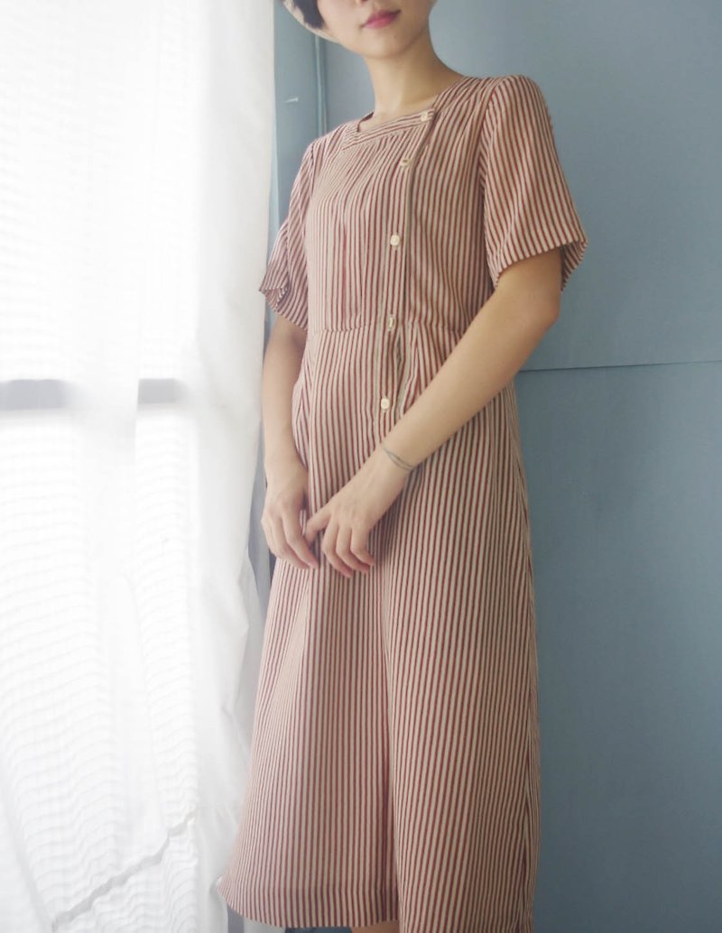 尋寶古著-紅白條紋復古方領洋裝 - 洋裝/連身裙 - 其他人造纖維 粉紅色