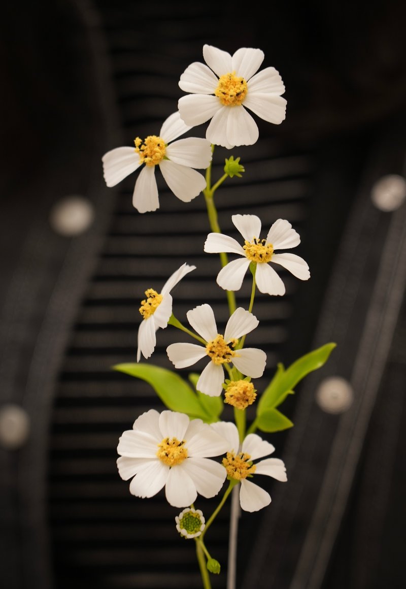 クレイフラワーアートに関する6時間のプロフェッショナルコース - 華道・生け花教室 - 粘土 