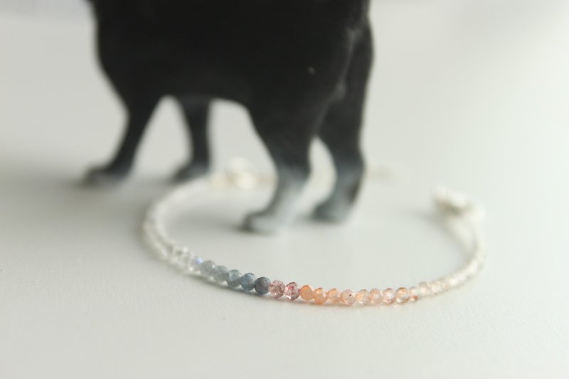 [Sterling Silver Ultra-fine Bracelet] Moonstone / Sapphire / Strawberry Crystal / Sun Stone/ Designer Handmade - สร้อยข้อมือ - เครื่องประดับพลอย หลากหลายสี