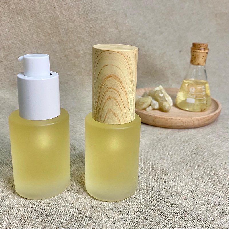 神聖阿曼綠乳香修復按摩油 - 香薰/精油/線香 - 濃縮/萃取物 黃色