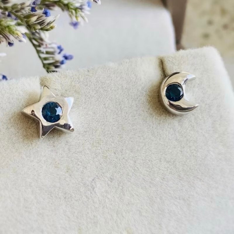 Star-Moon Stud Earrings, Old Burnt Sapphire 3 mm. (Blue Sapphire) - Earrings & Clip-ons - Semi-Precious Stones Blue