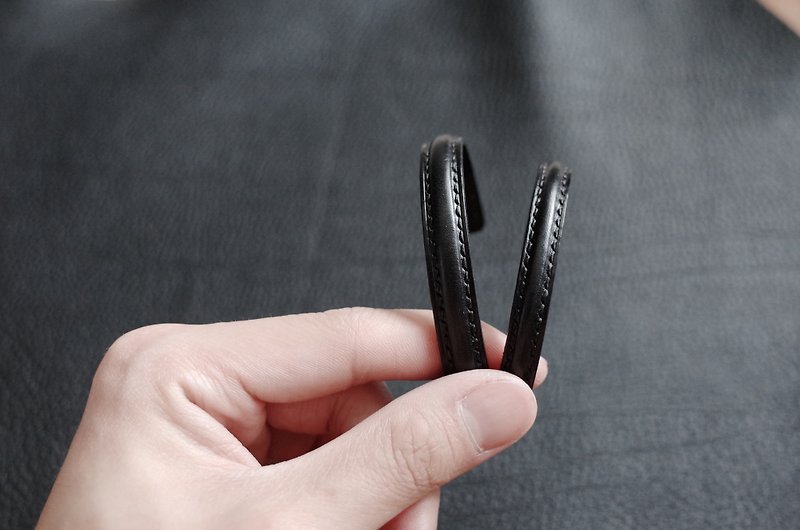 Leather Bangle - Buttero - Bracelets - Genuine Leather Black
