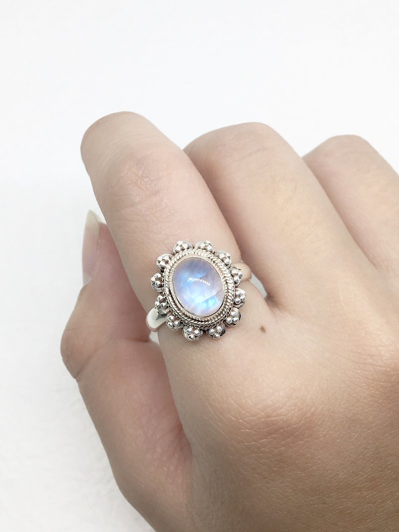 月光石925純銀花形設計戒指 尼泊爾手工鑲嵌製作 - 戒指 - 寶石 藍色