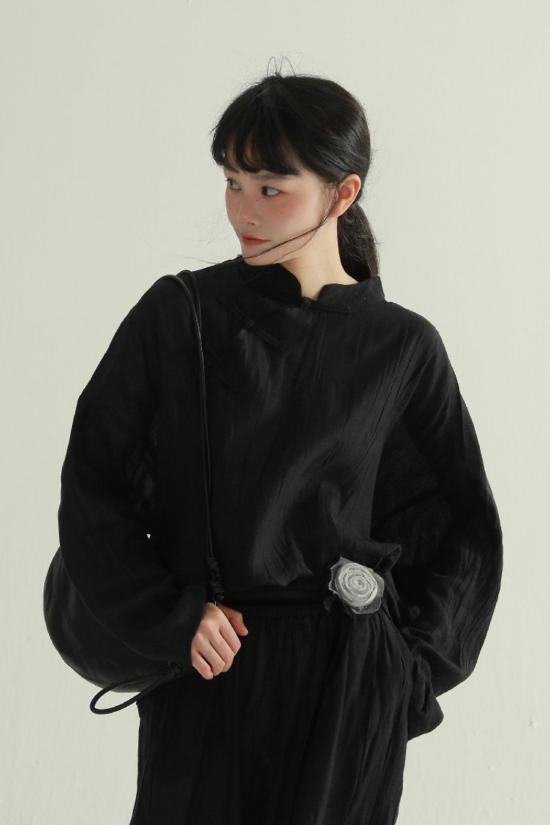 Black ramie buttoned solid color shirt New Chinese style pleated versatile texture casual shirt one size fits all - เสื้อเชิ้ตผู้หญิง - ผ้าฝ้าย/ผ้าลินิน สีดำ