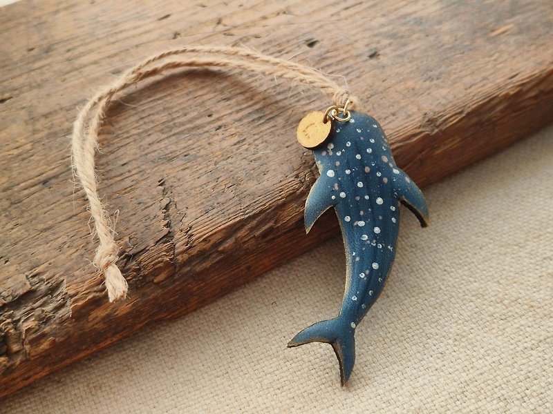 [Whale Shark/Single] Hand-dyed leather/marine life/diving/surfing/key ring/pin - Keychains - Genuine Leather 