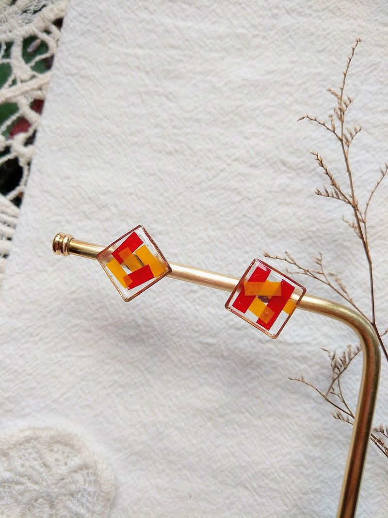 The art of paper-cutting [Gion] Simple earrings, handmade jewelry, resin earrings, unique earrings, handmade earrings - Earrings & Clip-ons - Paper Red