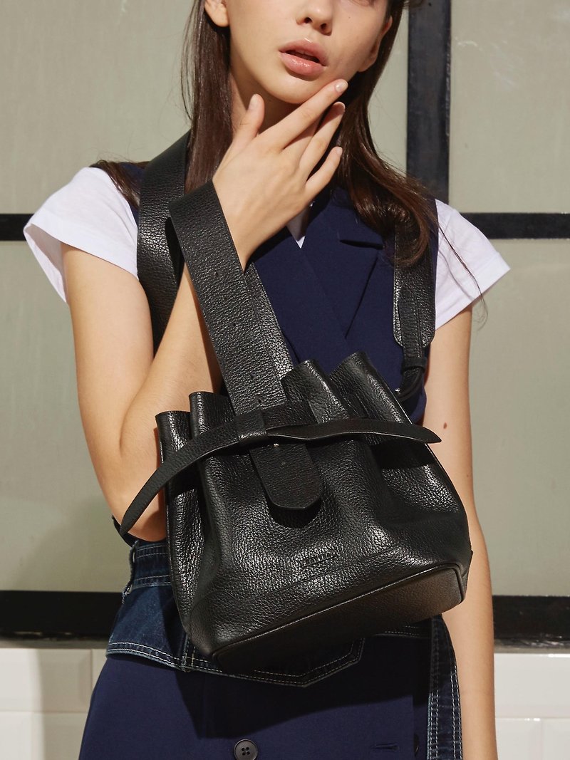 Amor Bracelet bucket bag in black - Handbags & Totes - Genuine Leather Black