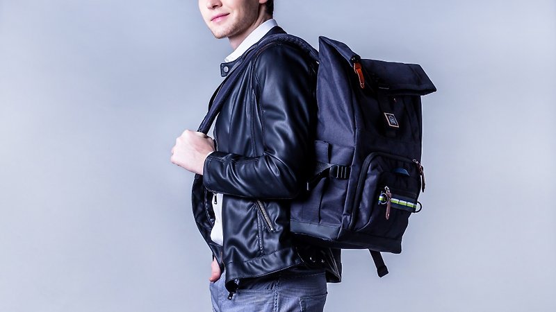 NESO can DIY bags [backpack-political black] - กระเป๋าเป้สะพายหลัง - เส้นใยสังเคราะห์ 