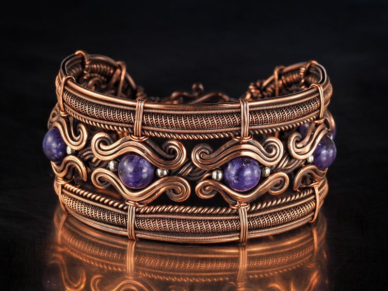 Copper wire wrapped bracelet with charoite for lady Antique style WireWrapArt - สร้อยข้อมือ - เครื่องเพชรพลอย สีม่วง