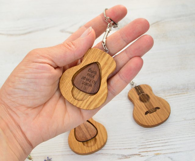 Beautiful Customized Wood Pick + Guitar Keychain Holder One Side / Olive Heart