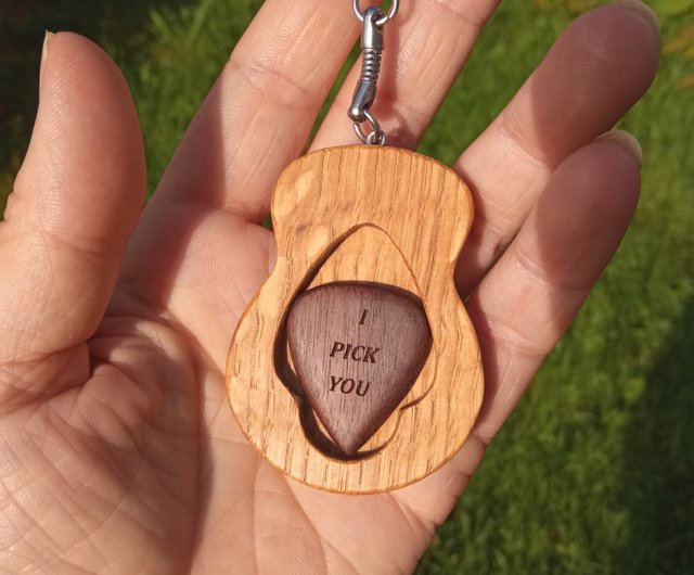 Beautiful Customized Wood Pick + Guitar Keychain Holder One Side / Olive Heart