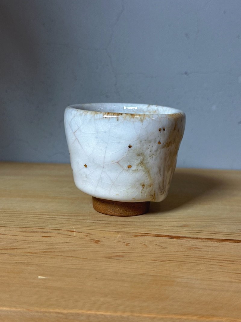 余華宇老師手作-鼠志野鎏金杯-開片系列-容量約80cc - 茶壺/茶杯/茶具 - 陶 